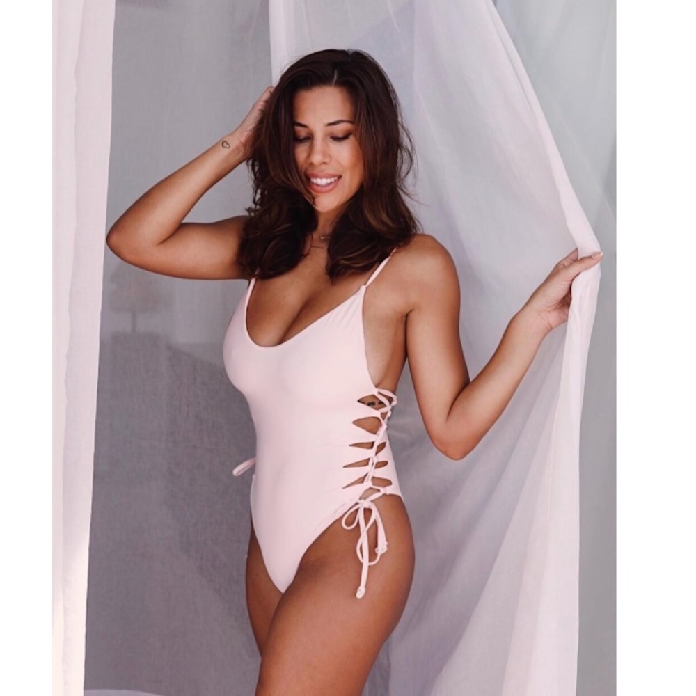 Kasa Kai ~ Ryder One Piece, Size L